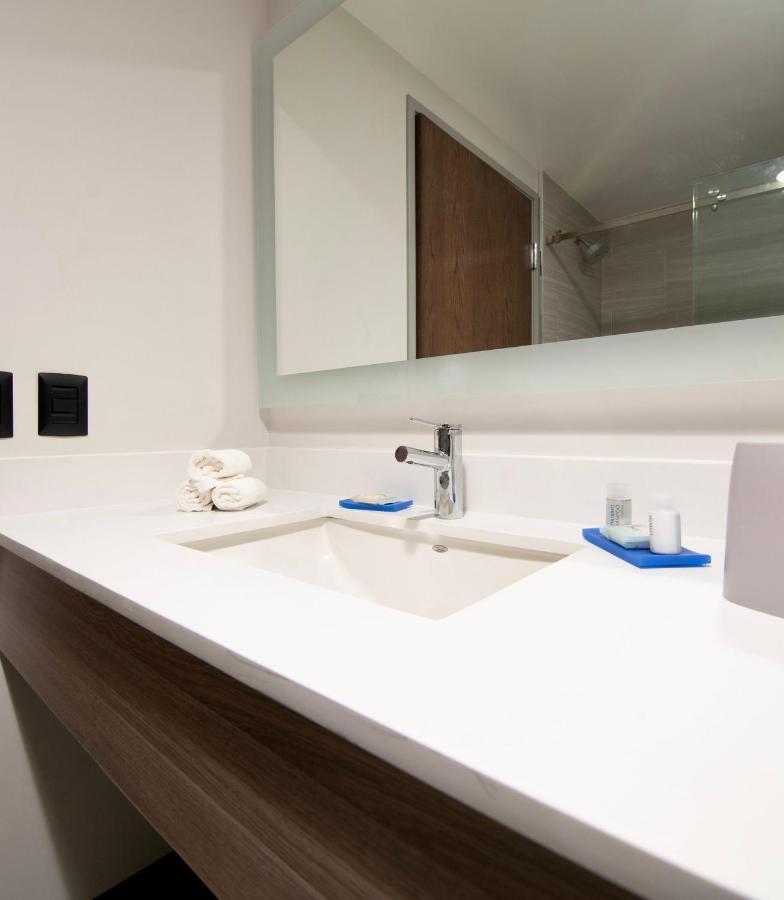 Holiday Inn Express - Guadalajara Vallarta Poniente By Ihg Zapopan Zewnętrze zdjęcie