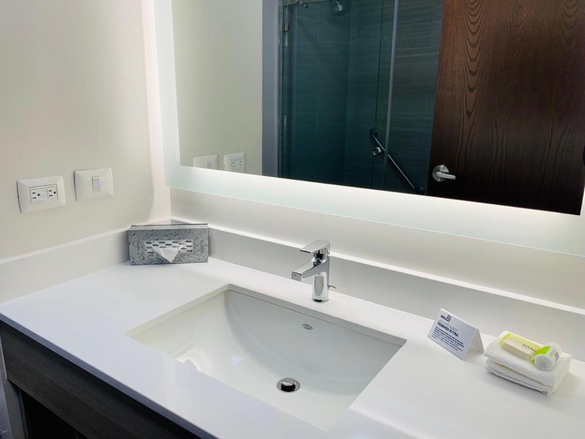 Holiday Inn Express - Guadalajara Vallarta Poniente By Ihg Zapopan Zewnętrze zdjęcie